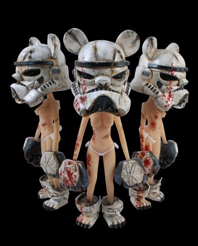 Battle-Damaged Keiko Trooper (Eno Custom) figure by Eno, produced by Fools Paradise. Front view.