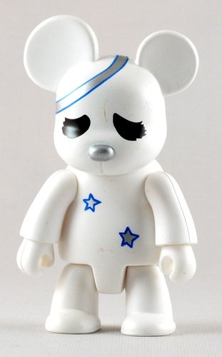 Angel Bear figure by Anna Puchalski, produced by Toy2R. Front view.