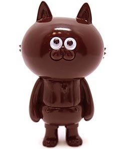 Brown Nekotaro figure by T9G, produced by Museum. Front view.