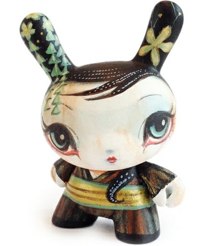 Forest Geisha (green) figure by 64 Colors. Front view.