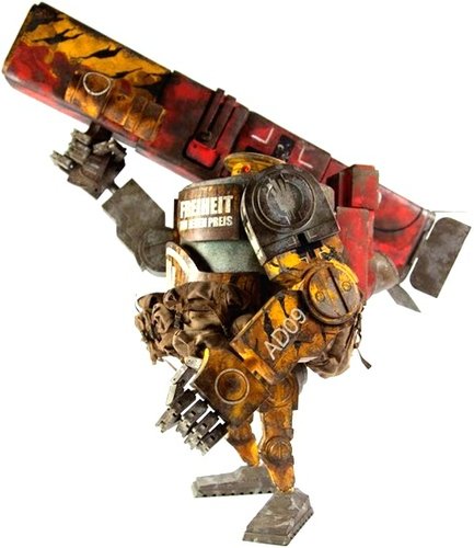 Heavy Bramble Mk 2.5 African Defence Freiheit figure by Ashley Wood, produced by Threea. Front view.