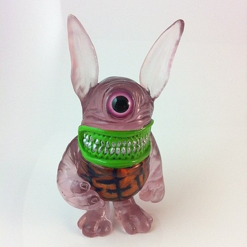 Mystery Meatster Bunny figure by Motorbot, produced by Deadbear Studios. Front view.