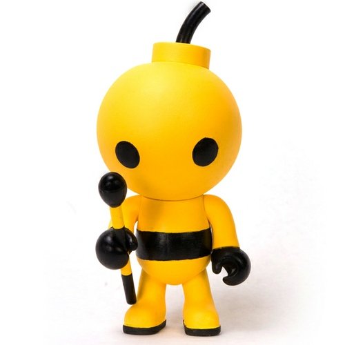Baby Bee figure by Eleanor Grosch. Front view.