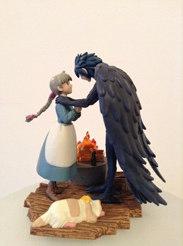 Howls Moving Castle figure by Hayao Miyazaki, produced by Chaoer Studio Ghibli Statues. Front view.