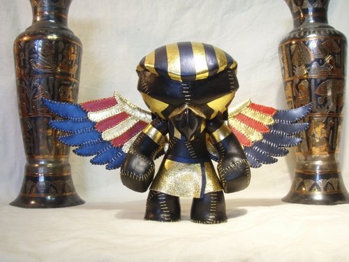Horus figure by Megan Smithyman (Mesmithy). Front view.