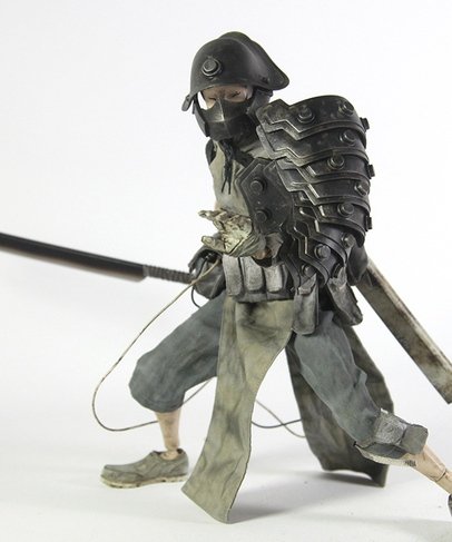 Shogun Tsuki figure by Ashley Wood, produced by Threea. Front view.