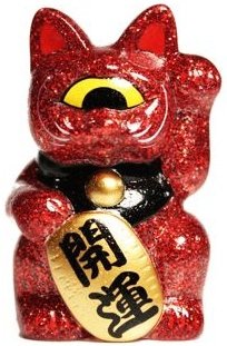 Mini Fortune Cat  - Red Glitter Version 2 figure by Mori Katsura, produced by Realxhead. Front view.