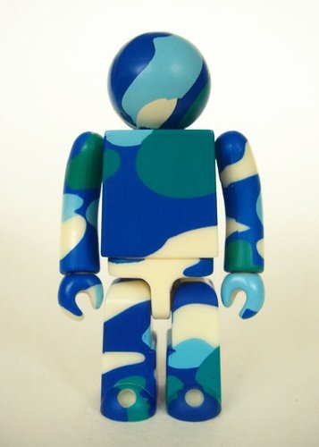 Warhol Urban - DPM Identifier figure by Maharishi X Andy Warhol Foundation, produced by Medicom Toy. Front view.