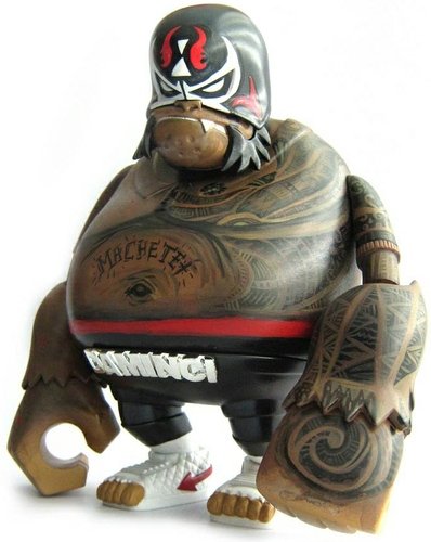 El Luchador Machete figure by Frank Mysterio. Front view.