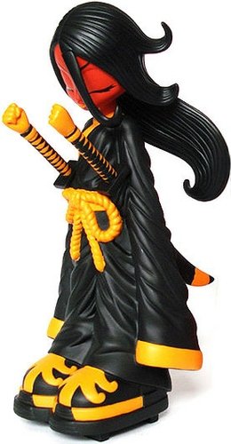 Kissaki - Avenger figure by Erick Scarecrow, produced by Esc-Toy. Front view.