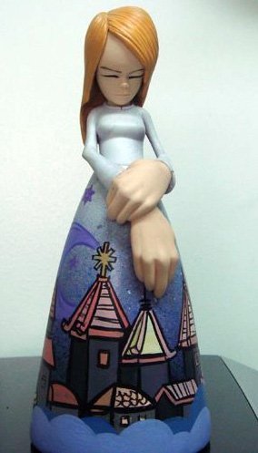 Fatima Night Custom for Lineage Gallery figure by Sam Flores. Front view.
