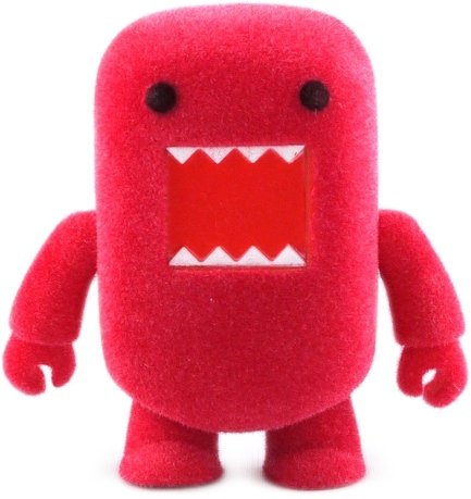 Magenta Flocked Domo Qee figure by Dark Horse Comics, produced by Toy2R. Front view.