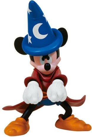 Mickey Mouse (Fantasia) figure by Roen, produced by Medicom Toy. Front view.