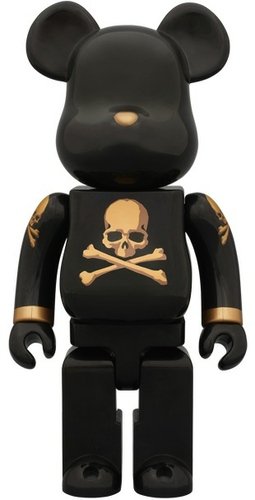 mastermind JAPAN Be@rbrick 400% - Black & Gold figure by Mastermind Japan, produced by Medicom Toy. Front view.