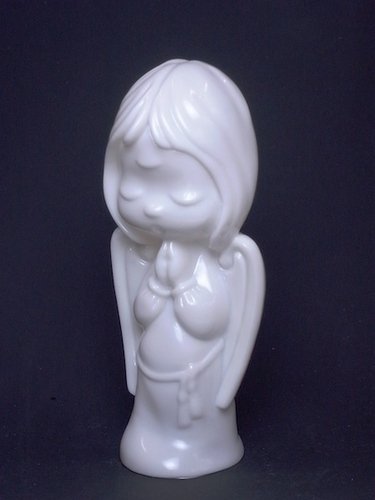 Mitari-Chan  figure, produced by Gargamel. Front view.