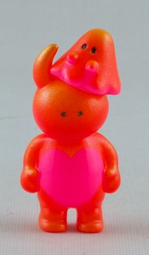 Subtle Heart Micro Uamou and Boo figure by Rampage Toys, produced by Uamou. Front view.