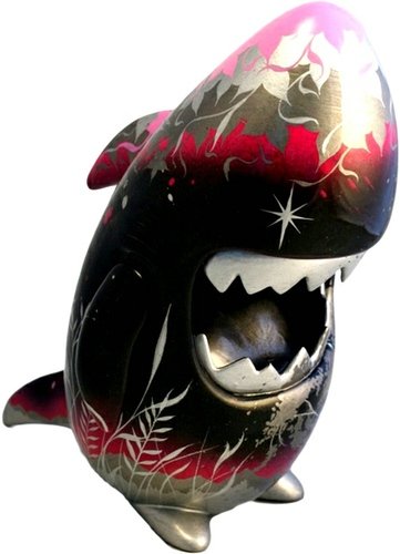 Sharky Custom by Cris Rose figure by Cris Rose. Front view.
