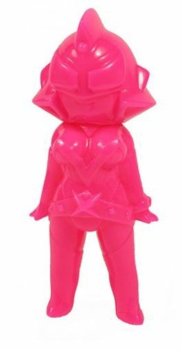 Hot Pink Lady Maxx figure by Yoshihiko Makino (Tttoy), produced by Max Toy Co.. Front view.