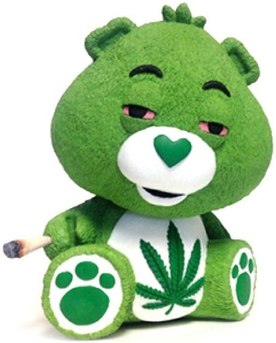 WeedBear - Green Crack figure by Task One. Front view.