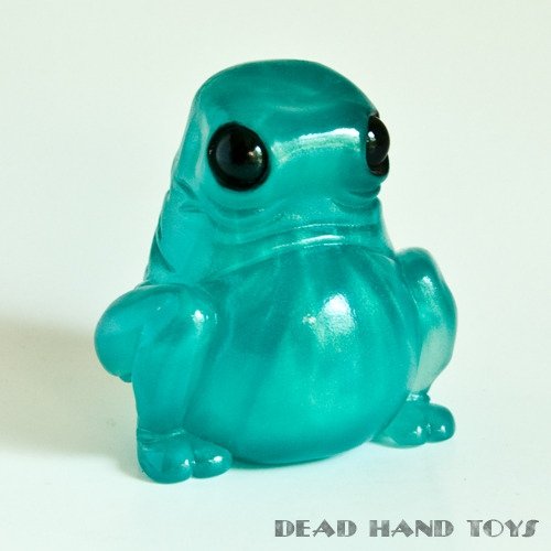 23 - Green Blue Pearl figure by Brian Ahlbeck (Lysol), produced by Dead Hand. Front view.
