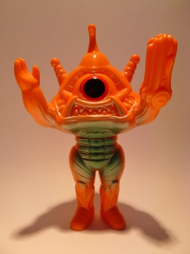 Invader Bigmouth (Strikes Back Color) figure, produced by Free Style. Front view.