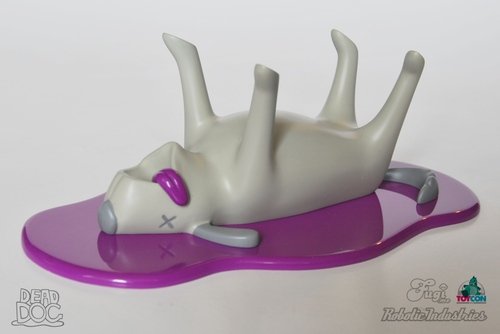 Dead Dog Purple (ToyCon UK Exclusive) figure by Robotics Industries (Jim Freckingham), produced by Robotics Industries (Jim Freckingham). Front view.