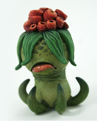 Atoll Leafer figure by Chris Ryniak. Front view.