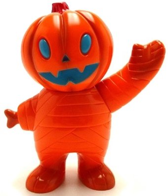 Pumpkin Boy - Halloween 2011  figure by Brian Flynn, produced by Super7. Front view.