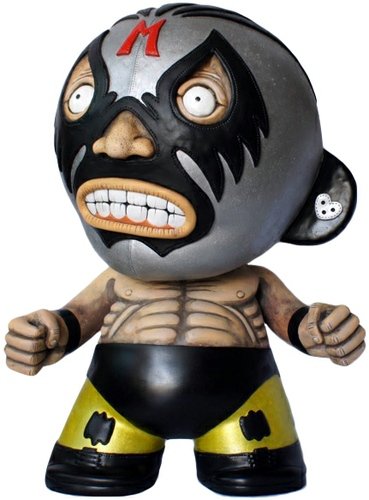 Mil Mascaras   figure by Chauskoskis. Front view.