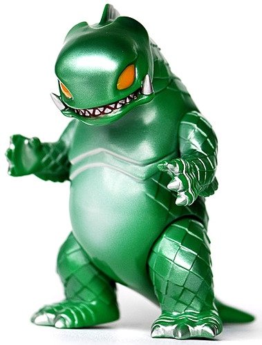 Bop Dragon - Original figure by Charactics, produced by Rumble Monsters. Front view.
