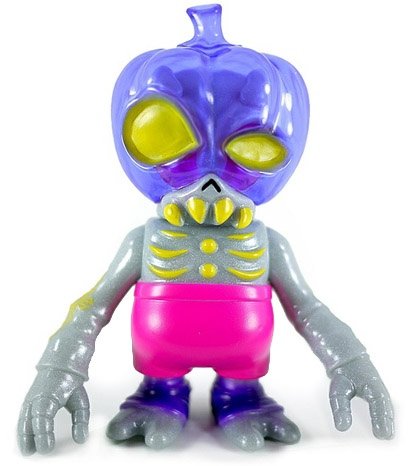 Pumpkin Brain - Grey Glitter figure by Atmos Ny, produced by Secret Base. Front view.