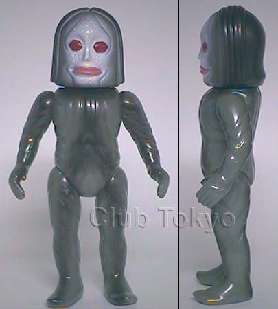Dada Red Eyes figure by Yuji Nishimura, produced by M1Go. Front view.