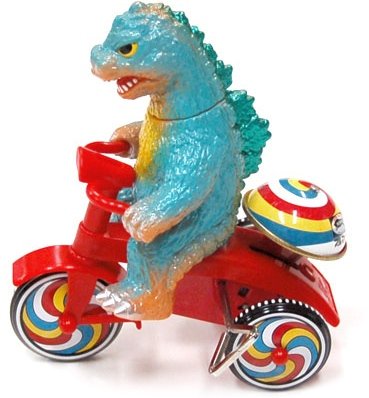 Godzilla Tricycle (三輪車シリーズ ゴジラ) figure by Yuji Nishimura, produced by M1Go. Side view.