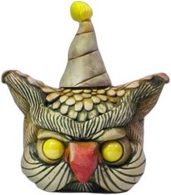 Party Owl - Sunshine Yellow figure by Scribe. Front view.