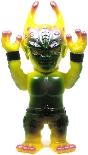 Mutant Evil figure by Mori Katsura, produced by Realxhead. Front view.