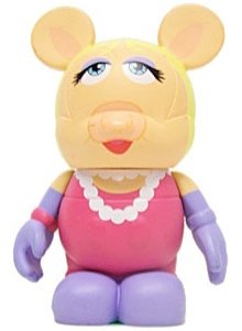 Miss Piggy figure by Monty Maldovan, produced by Disney. Front view.