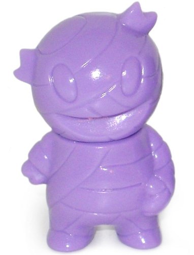Micro Mummy Boy - LB 13 figure by Brian Flynn, produced by Super7. Front view.