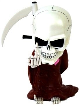 Lil Mort - GID, 3D Retro & Corey Helford Gallery Exclusive figure by Coop, produced by Munky King. Front view.