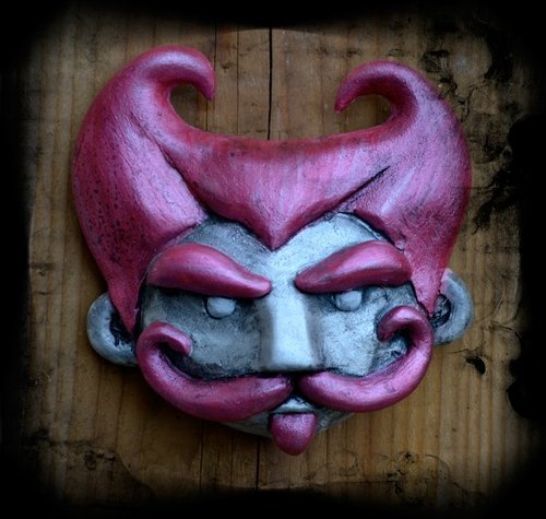 Sinister Mister - Pink Two Tone figure by Vanessa Ramirez. Front view.