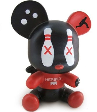 Design is Kinky - Hersko figure by Hersko, produced by Toy2R. Front view.