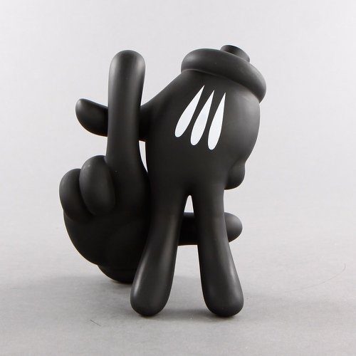 LA Hands figure by Slick, produced by Dissizit. Front view.