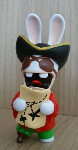 Pirate with Treasure Map Rabbid figure by Ubiart Toyz, produced by Ubisoft. Front view.