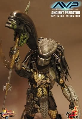 Alien VS Predator - Ancient Predator *Special Edition* figure, produced by Hot Toys. Front view.