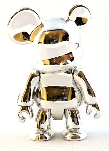 Metallic Silver Bear Qee figure by Toy2R, produced by Toy2R. Front view.