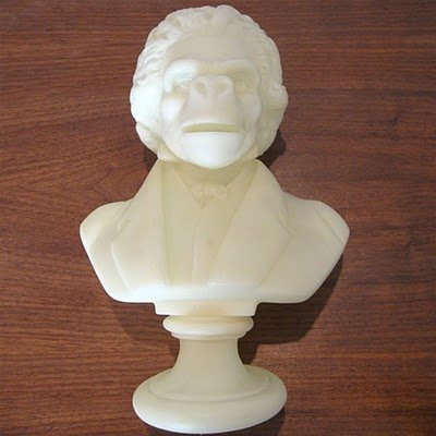 Apethoven GID Bust figure by Ssur, produced by Medicom Toy. Front view.