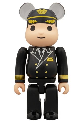 Captain Be@rbrick figure by Ana (All Nippon Airways) , produced by Medicom Toy. Front view.