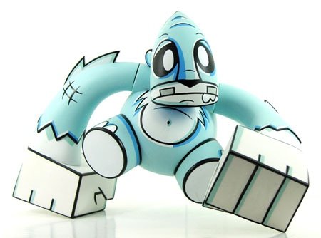 Yeti Smash figure by Joe Ledbetter, produced by Toy2R. Front view.