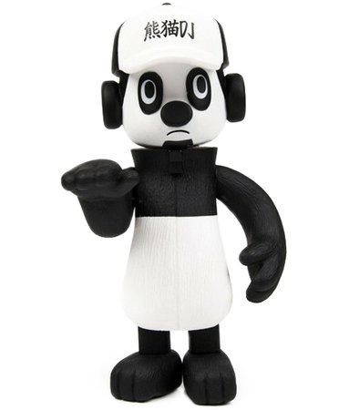 Hidden Dj Tommy - Panda figure by Michael Lau, produced by Crazysmiles. Front view.
