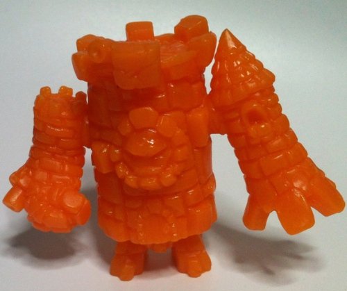 King Castor - APKC2 Orange figure by Dominic Campisi, produced by October Toys. Front view.