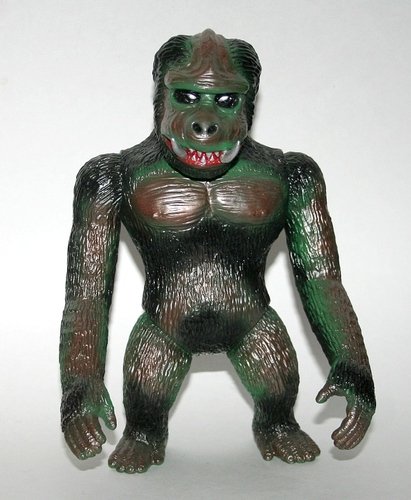 Space Sasquatch figure by Skull Head Butt, produced by Skull Head Butt. Front view.